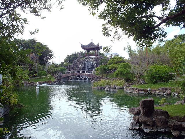 福州園　池と庭園１