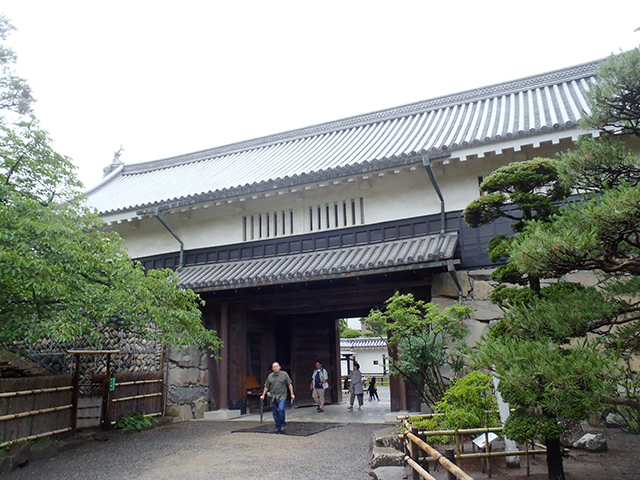 松本城　黒門(内側から）