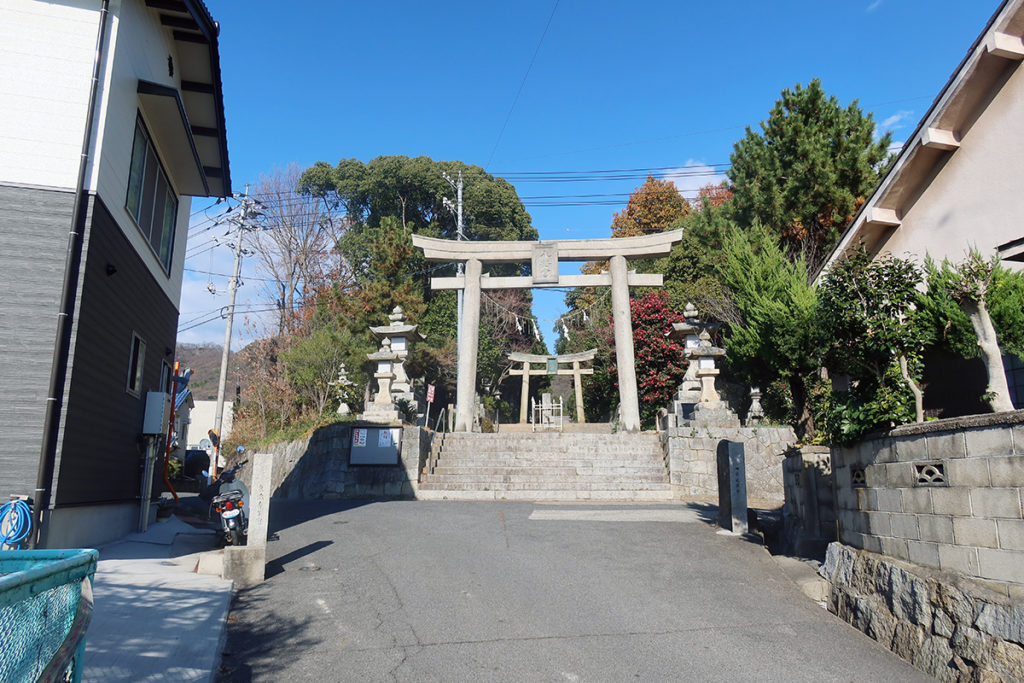 因島　田熊八幡宮　入口付近